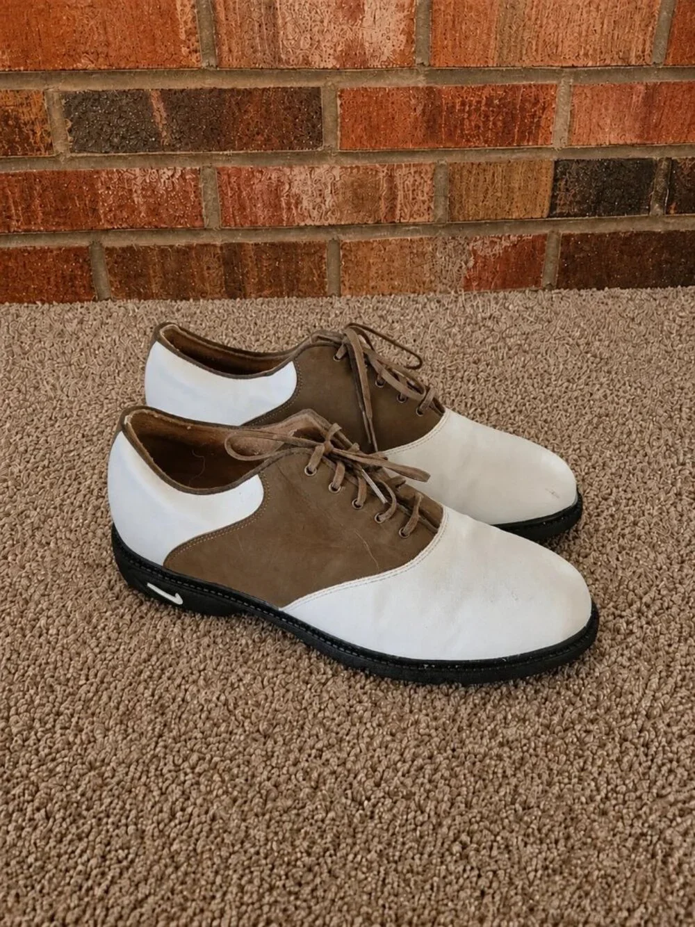 Nike Air Women's 8.5 Golf Shoes Cleats White Brown Saddle Leather